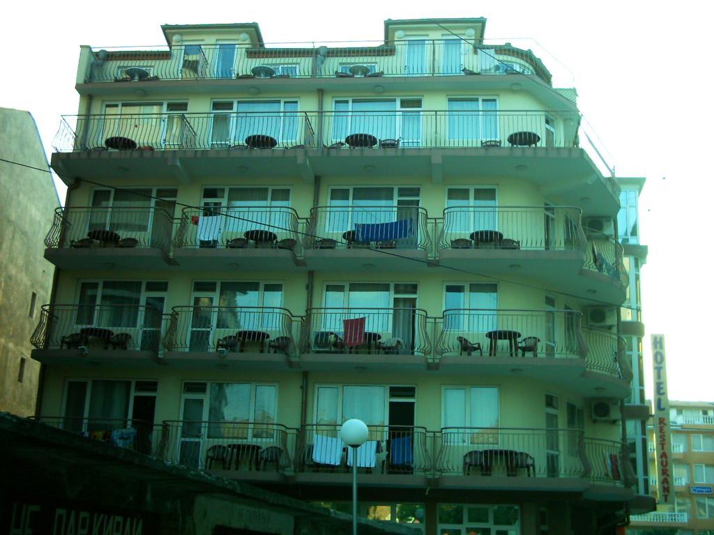 Семеен Хотел Елена Палас Nesebar Exteriör bild