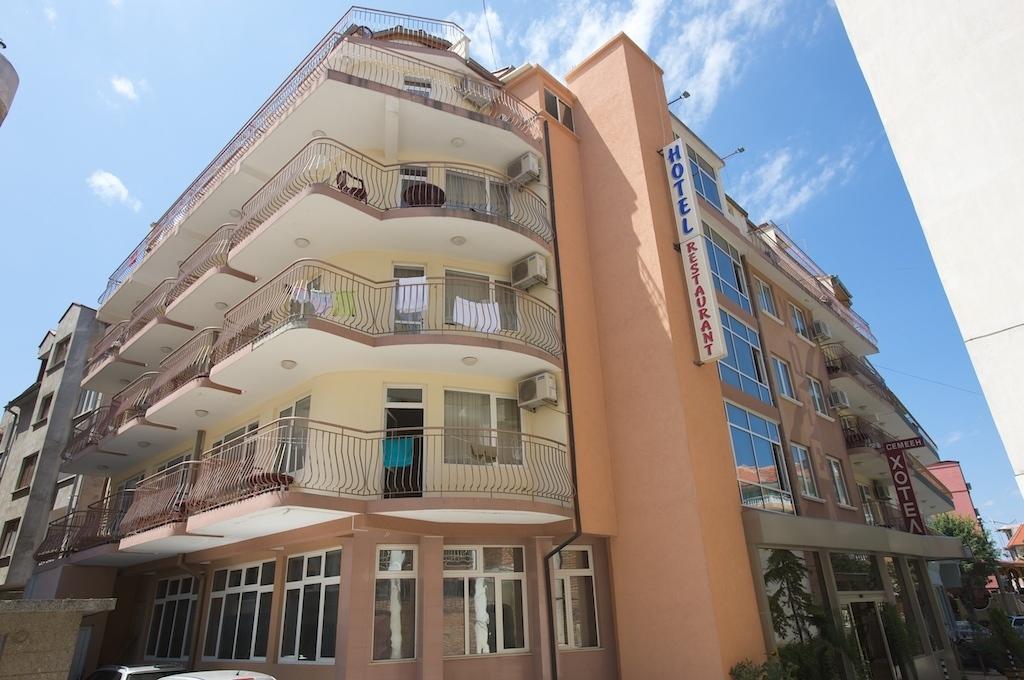 Семеен Хотел Елена Палас Nesebar Exteriör bild
