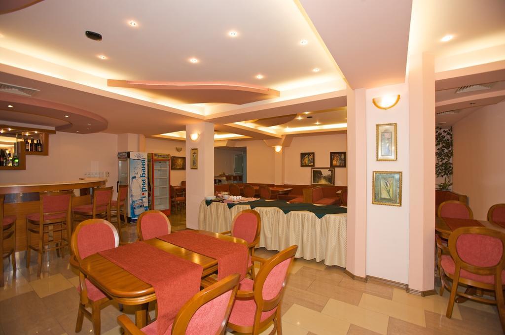 Семеен Хотел Елена Палас Nesebar Exteriör bild